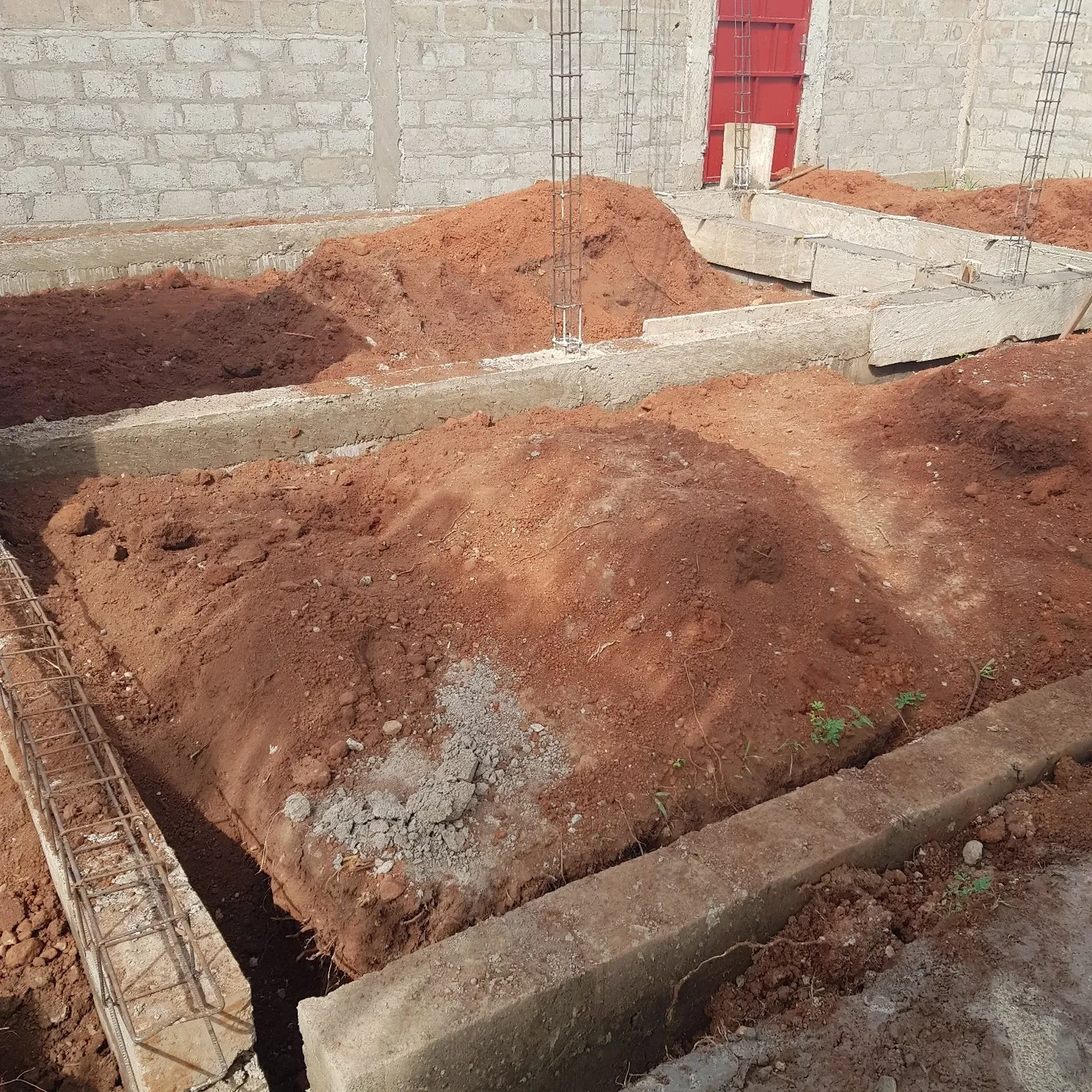 The foundations for the small office are done, but money is still missing to continue building
