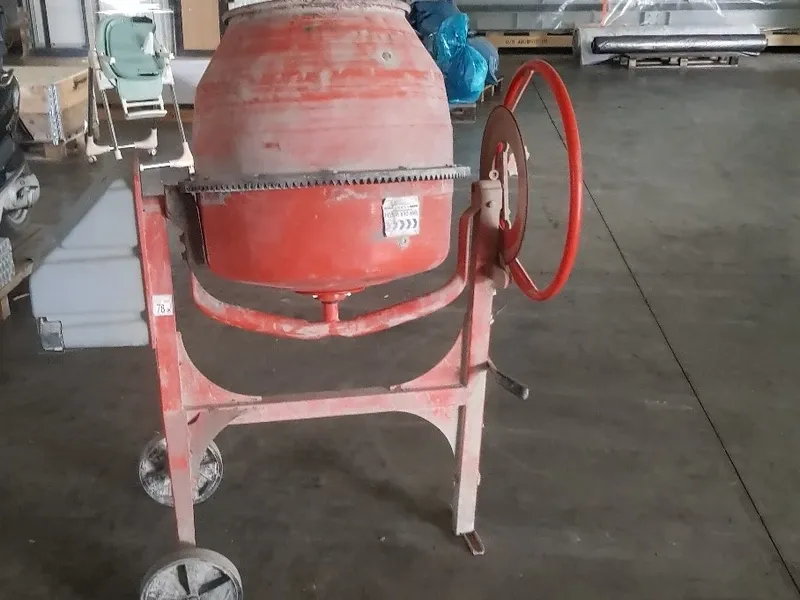 Happily, two concrete mixers were even donated, which will delight people in Togo
