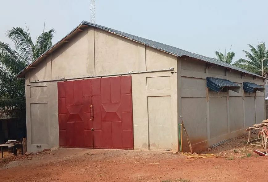The barn is now finished, including the doors