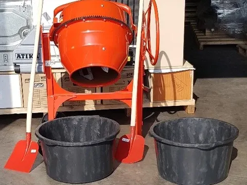 We received this machine from a fellow farmer, conveniently with shovels and mortar tubs